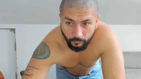 Snapshot of theguardian7 chatting on 11-16-25, 09:15 theguardian7 online show from 11-16-25, 09:15