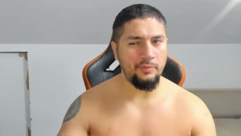 Snapshot of theguardian7 chatting on 12-17-25, 02:23 theguardian7 online show from 12-17-25, 02:23