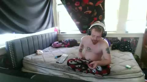 fuzzyfox online show from 10-11-25, 06:50