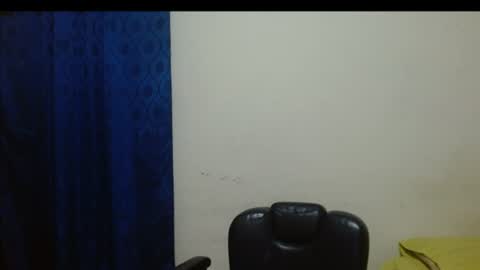 Snapshot of thehousedog chatting on 06-26-26, 01:26 thehousedog online show from 06-26-26, 01:26