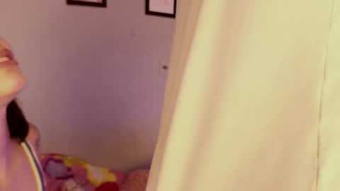 Snapshot of thehousex chatting on 02-25-26, 04:44 Meghan and Graham3 online show from 02-25-26, 04:44