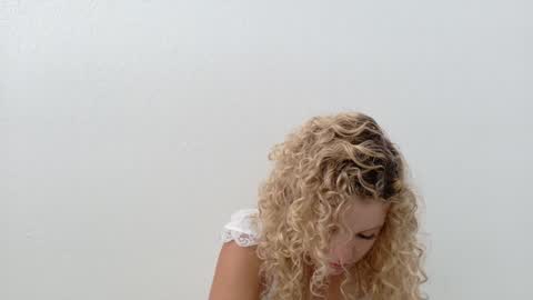 Snapshot of theislandgirl chatting on 05-28-26, 02:25 Lily Marie online show from 05-28-26, 02:25