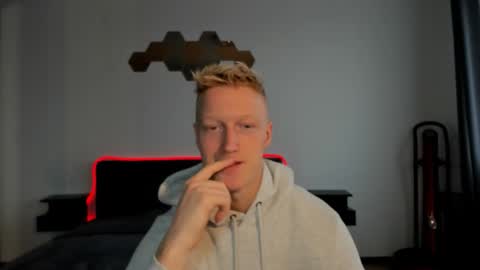 Snapshot of thejacob_d chatting on 11-13-25, 08:35 thejacob_d online show from 11-13-25, 08:35