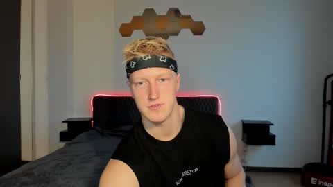 Snapshot of thejacob_d chatting on 11-25-25, 01:22 thejacob_d online show from 11-25-25, 01:22