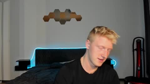 Snapshot of thejacob_d chatting on 12-05-25, 05:53 thejacob_d online show from 12-05-25, 05:53