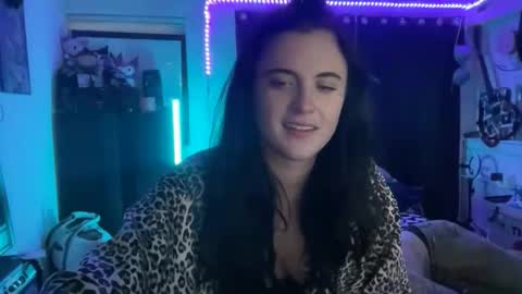 Snapshot of thejennataylor chatting on 03-03-26, 11:05 thejennataylor online show from 03-03-26, 11:05