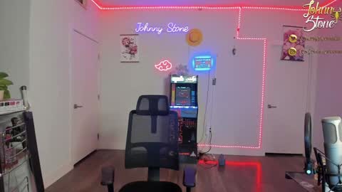 Snapshot of thejohnnystone chatting on 01-17-25, 01:25 Johnny Stone online show from 01-17-25, 01:25