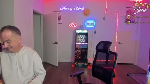 Snapshot of thejohnnystone chatting on 01-21-25, 01:29 Johnny Stone online show from 01-21-25, 01:29