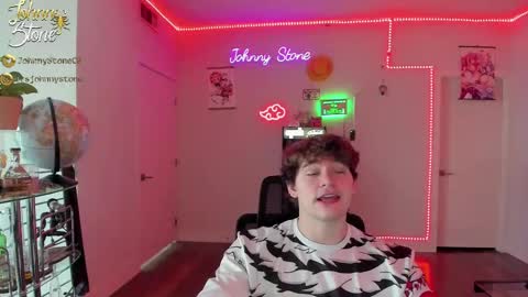 Snapshot of thejohnnystone chatting on 03-12-25, 11:22 Johnny Stone online show from 03-12-25, 11:22