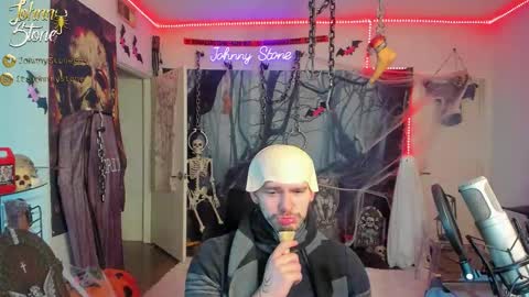 Snapshot of thejohnnystone chatting on 10-29-25, 12:13 Johnny Stone online show from 10-29-25, 12:13