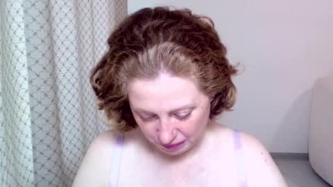 Ella online show from 10-22-25, 08:47