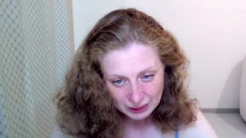 Snapshot of theladysblush chatting on 07-18-26, 06:34 Ella online show from 07-18-26, 06:34