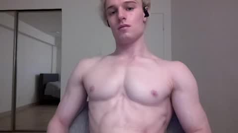 Snapshot of thelevimeyers chatting on 05-30-26, 02:30 thelevimeyers online show from 05-30-26, 02:30