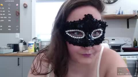 Lacey online show from 02-25-25, 01:28