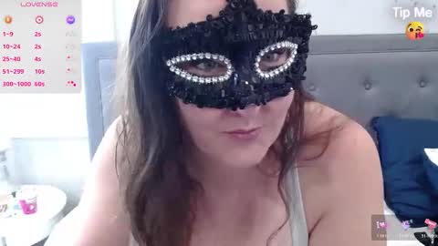 Lacey online show from 12-17-25, 02:01