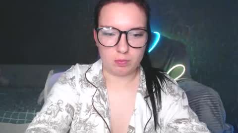 Snapshot of thelisasquirt chatting on 11-26-25, 02:45 Lisa online show from 11-26-25, 02:45