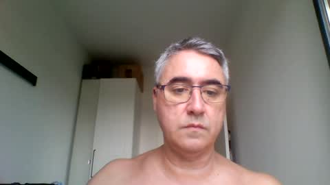 Snapshot of themohican chatting on 08-04-26, 10:40 Themohican online show from 08-04-26, 10:40