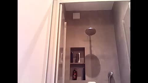 thenewdude1992 online show from 10-04-25, 06:39