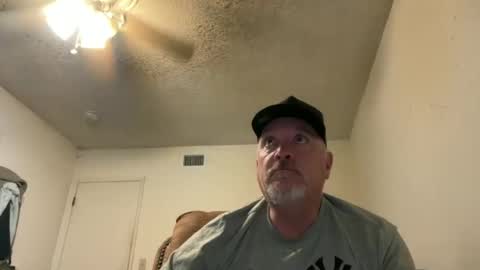 Snapshot of thenewganon chatting on 06-21-26, 03:42 thenewganon online show from 06-21-26, 03:42