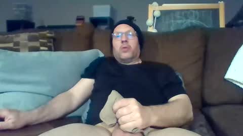 Snapshot of theo6974z chatting on 05-18-26, 04:07 theo6974z online show from 05-18-26, 04:07
