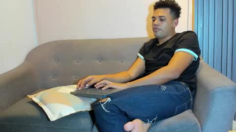 Snapshot of theo_morris chatting on 02-28-26, 05:30 theo_morris online show from 02-28-26, 05:30