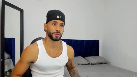 Snapshot of theo_sky1 chatting on 10-08-25, 08:28 Theo Sky online show from 10-08-25, 08:28