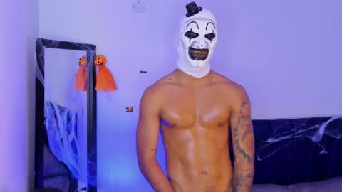 Snapshot of theo_sky1 chatting on 10-31-25, 10:33 Theo Sky online show from 10-31-25, 10:33