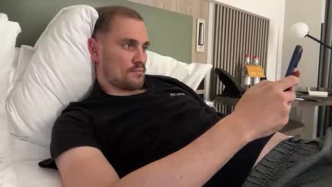 theonetojerkwith online show from 11-06-25, 02:07