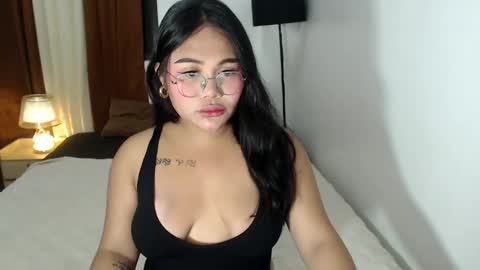 FRANCINE online show from 04-12-26, 01:54