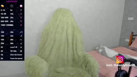 Snapshot of theonlyeva chatting on 03-19-26, 05:06 Eva online show from 03-19-26, 05:06