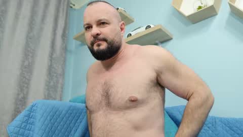 Chris online show from 02-11-25, 01:51