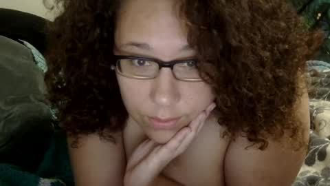 Amelia online show from 05-17-26, 12:19