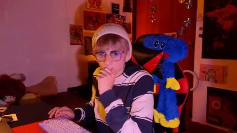 Matt independent model  online show from 04-16-26, 07:58