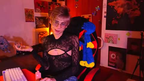 Matt independent model  online show from 04-17-26, 08:56