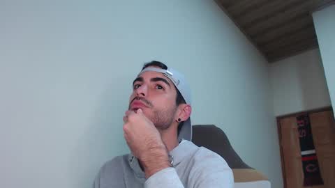 Snapshot of therazhanen chatting on 02-07-26, 04:49 Santiago Enrique online show from 02-07-26, 04:49