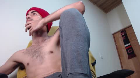 Snapshot of therazhanen chatting on 02-19-26, 06:42 Santiago Enrique online show from 02-19-26, 06:42