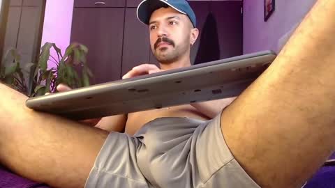 Snapshot of therealsoleil chatting on 01-19-25, 04:22 therealsoleil online show from 01-19-25, 04:22