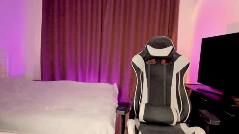 Snapshot of theresajhones chatting on 10-15-25, 04:56 Theresa online show from 10-15-25, 04:56