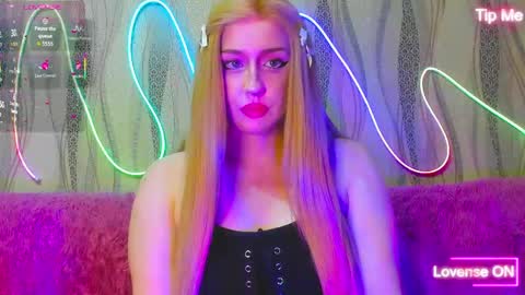 Snapshot of therosesweet chatting on 06-02-26, 07:38 Rose online show from 06-02-26, 07:38