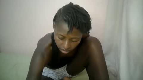 Snapshot of therry_heart chatting on 09-12-25, 08:47 hearty online show from 09-12-25, 08:47