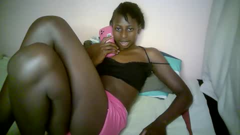 Snapshot of therry_heart chatting on 09-13-25, 07:02 hearty online show from 09-13-25, 07:02