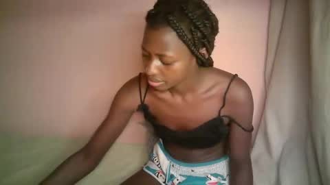 Snapshot of therry_heart chatting on 09-26-25, 04:33 hearty online show from 09-26-25, 04:33