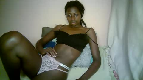 Snapshot of therry_heart chatting on 09-27-25, 06:40 hearty online show from 09-27-25, 06:40