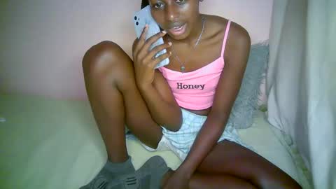 Snapshot of therry_heart chatting on 09-29-25, 10:53 hearty online show from 09-29-25, 10:53