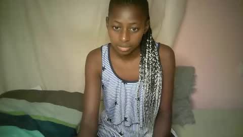 Snapshot of therry_heart chatting on 10-04-25, 02:59 hearty online show from 10-04-25, 02:59