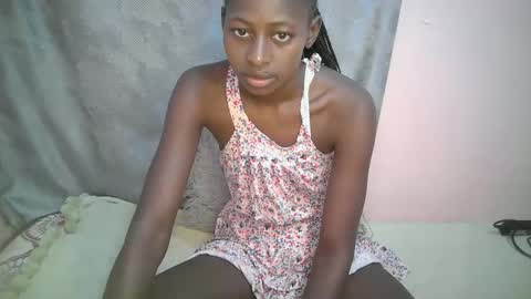 Snapshot of therry_heart chatting on 10-09-25, 09:40 hearty online show from 10-09-25, 09:40