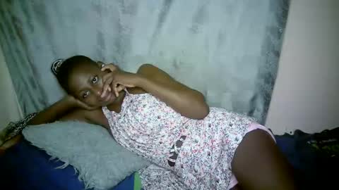 Snapshot of therry_heart chatting on 10-10-25, 10:09 hearty online show from 10-10-25, 10:09