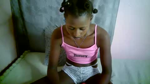 Snapshot of therry_heart chatting on 11-01-25, 08:55 hearty online show from 11-01-25, 08:55