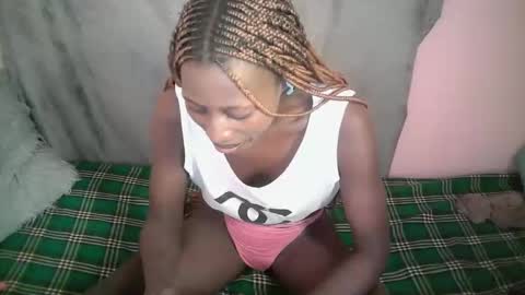 Snapshot of therry_heart chatting on 11-26-25, 09:54 hearty online show from 11-26-25, 09:54