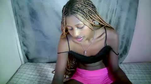 Snapshot of therry_heart chatting on 12-14-25, 11:04 hearty online show from 12-14-25, 11:04